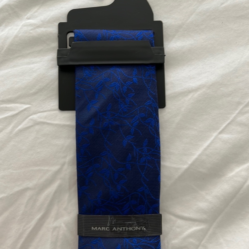 Navy blue print tie!